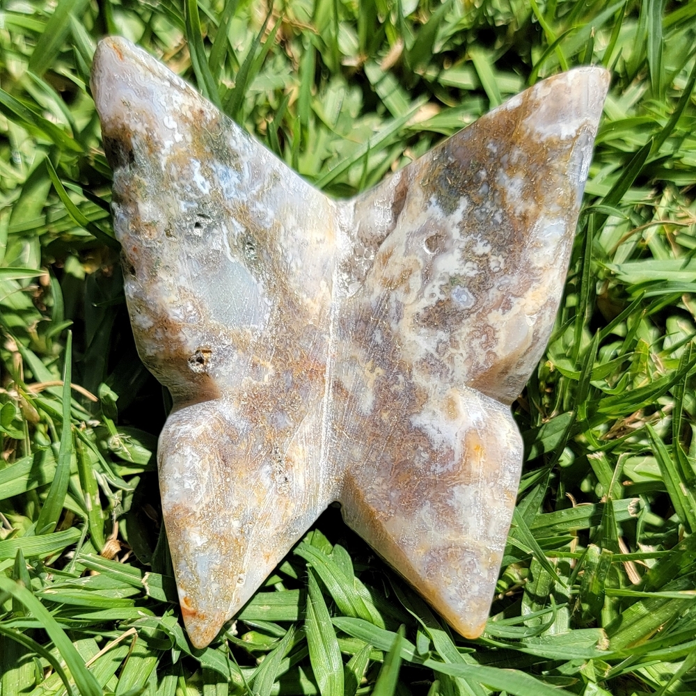 NEW 2.35" x 2.65" x 103g MOSS AGATE 3D BUTTERFLY